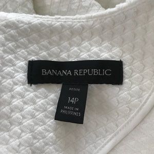 Banana Republic Dresses - White Banana Republic fit and flare skirt Banana Republic Dresses - White Banana Republic fit and flare skirt